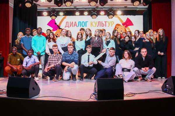 Культура + язык + творчество = Фестиваль «Диалог культур»